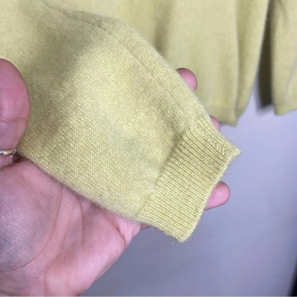 Talbots Chartreuse Yellow Pure Cashmere Long Sleeve Scoop Neck Sweater Size XS - Picture 6 of 11
